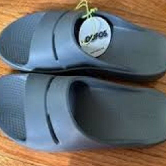 New Oofos recovery, slide sandals, Greene size Men 3 Women 5 - Picture 6 of 6